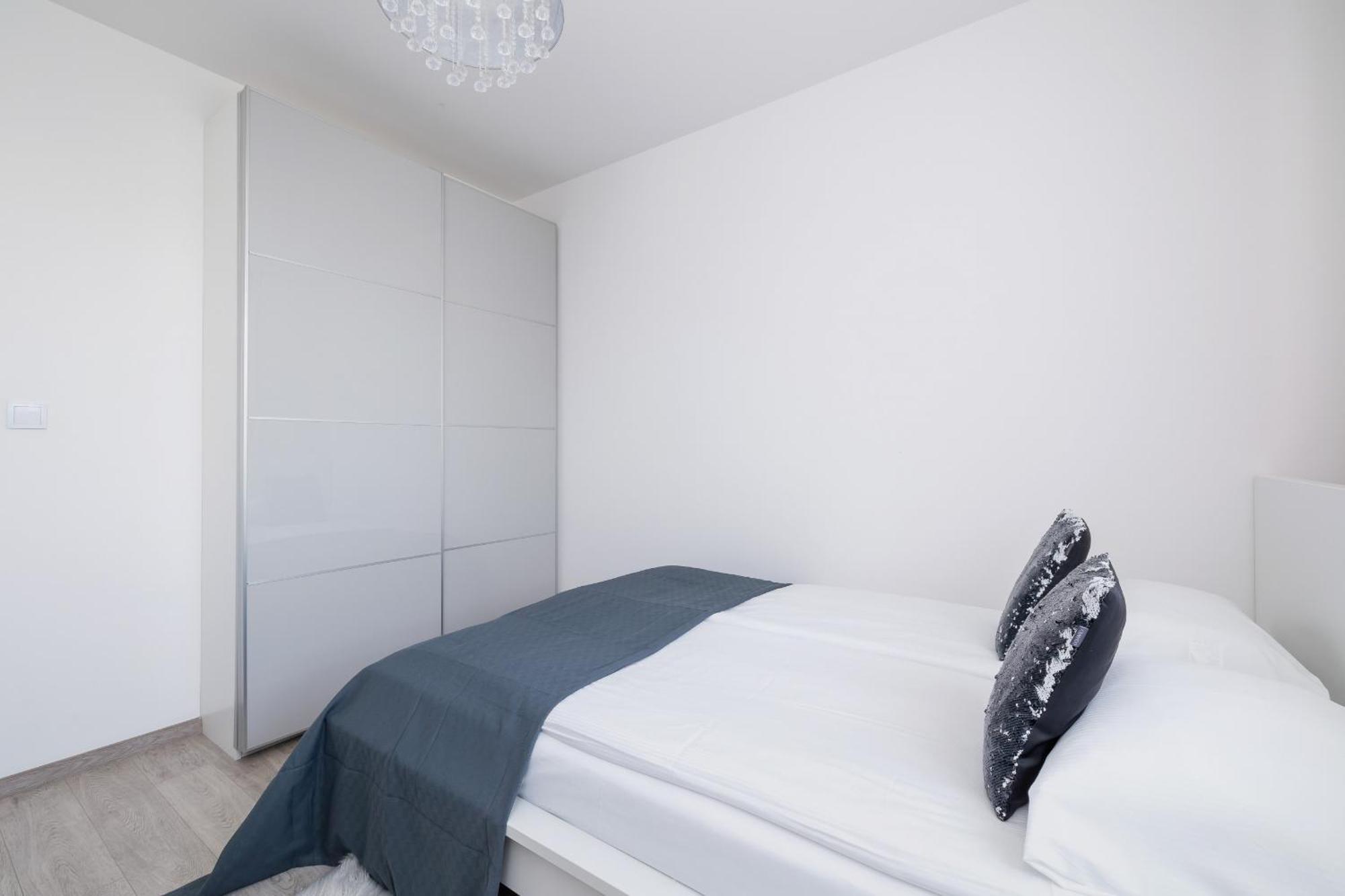 Cracow Pradnik Spacious & Family Apartment With 3 Bedroom By Renters Prestige Krakau Exterior foto